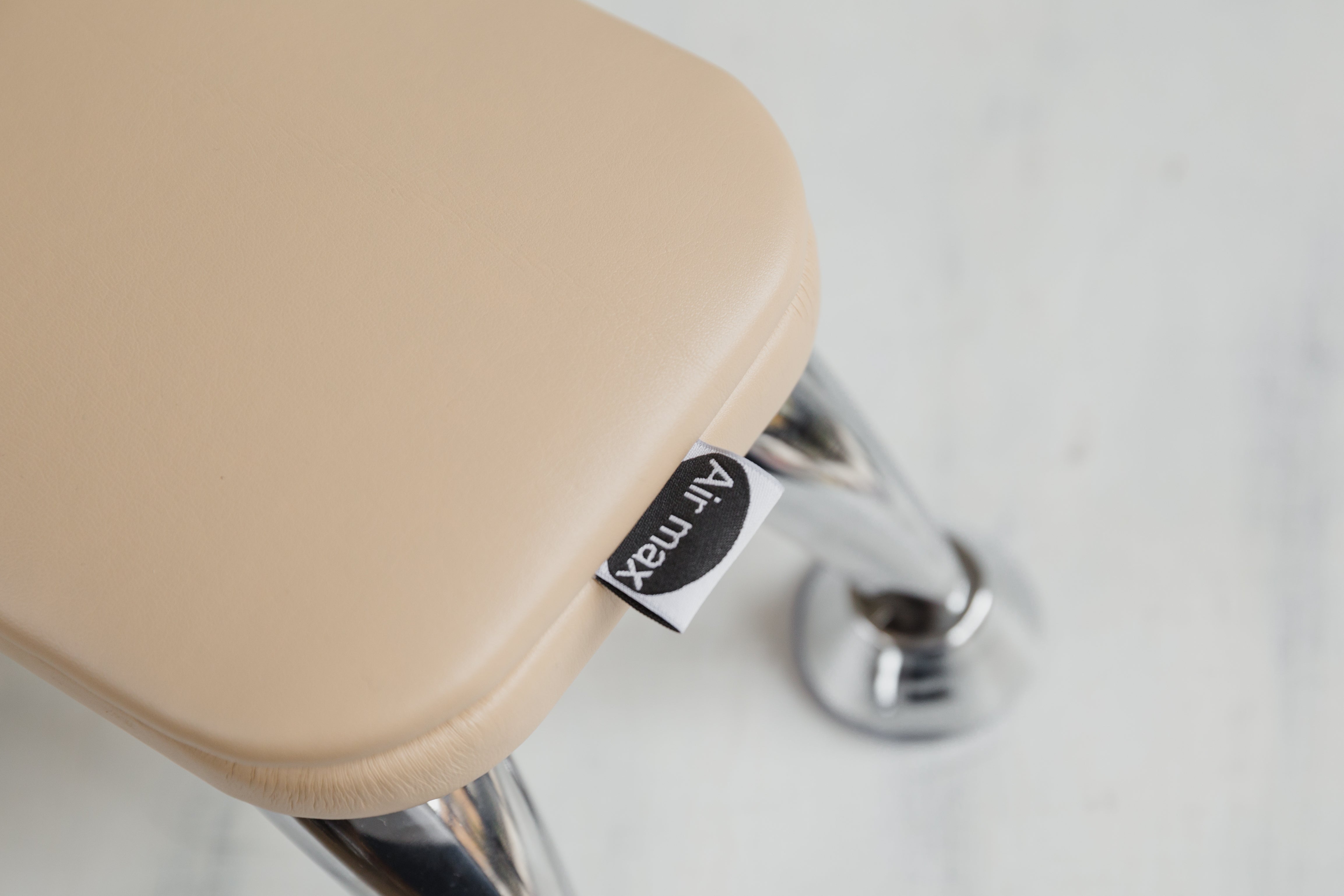 AIR MAX Manicure armrest Beige