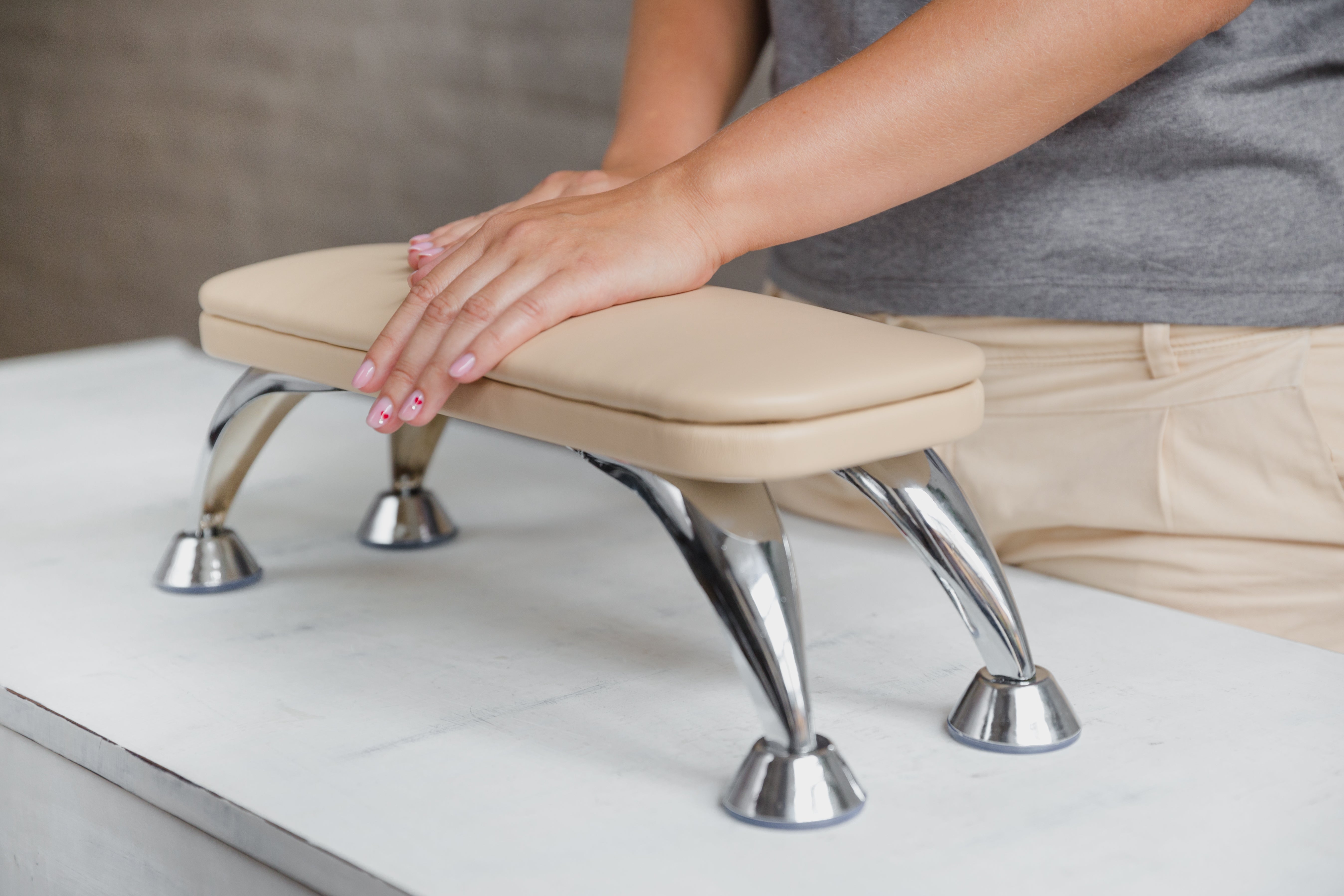 AIR MAX Manicure armrest Beige