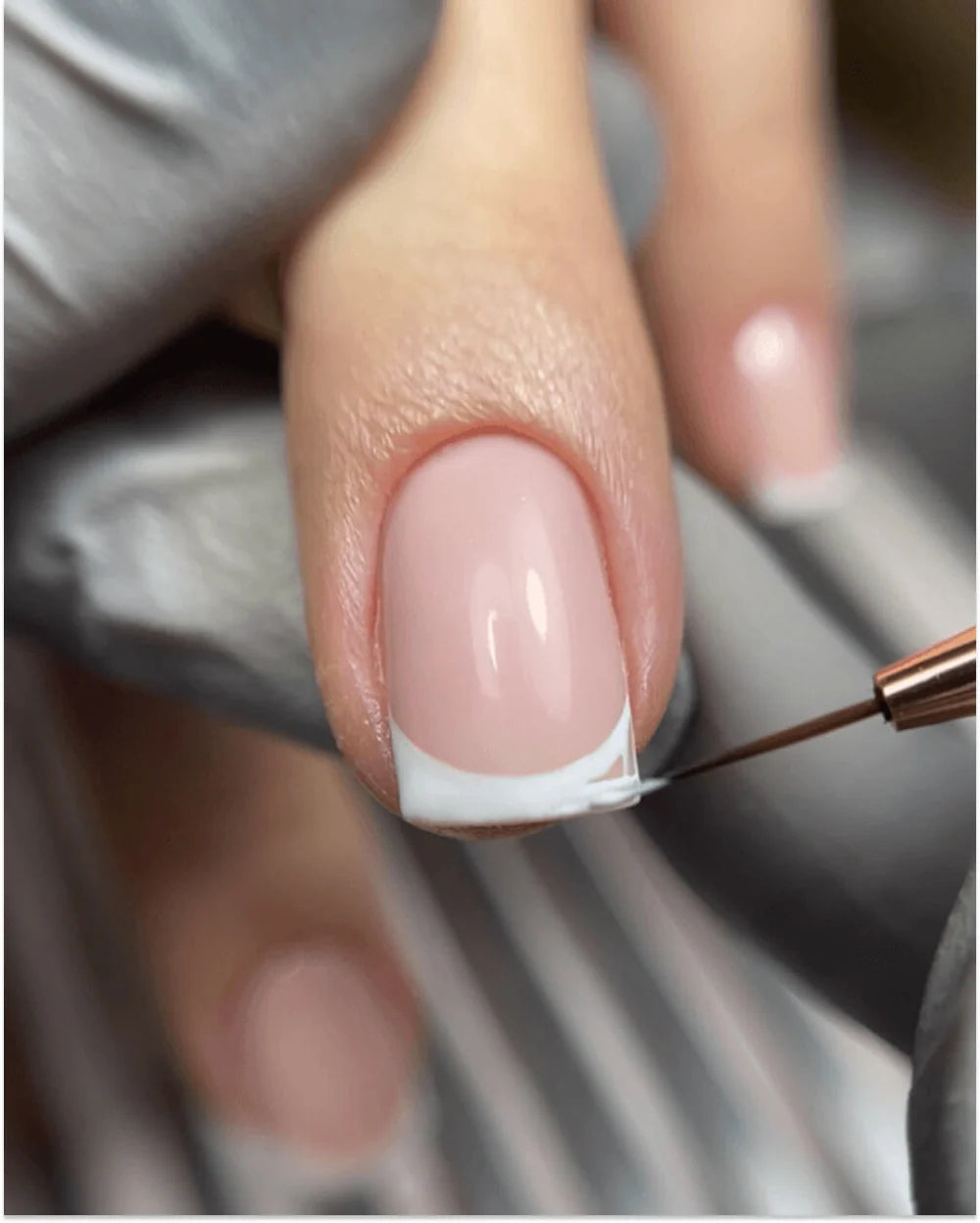 DARK DOUBLE-SIDED BEIGE BRUSH (11 MM LINER + 9 MM FLAT SQUARE GEL BRUSH)